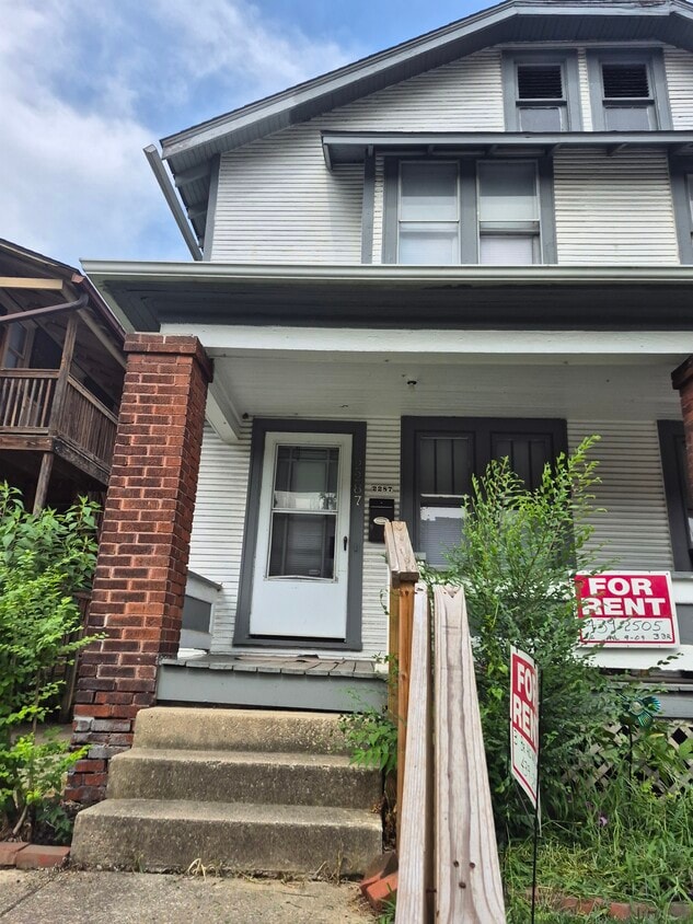 Primary Photo - 2287 Neil Ave