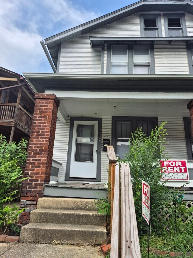Building Photo - 2287 Neil Ave
