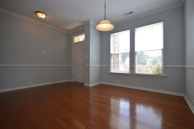 Foto del edificio - 1507 Hinchliff Ct