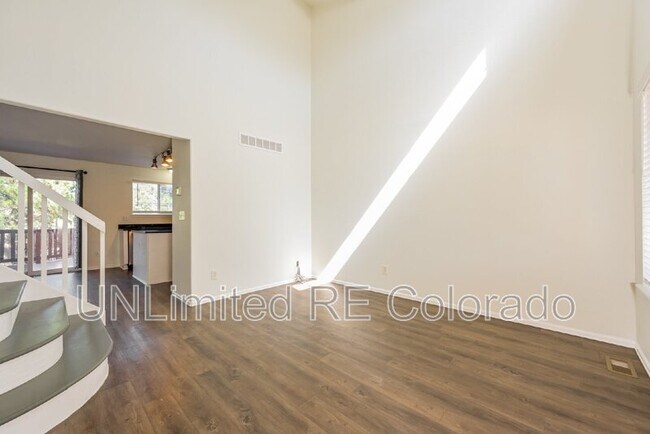Foto del edificio - 3559 Morning Glory Dr