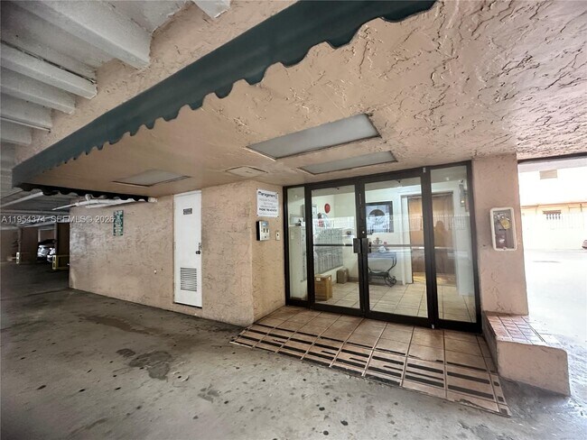 Building Photo - 6880 Abbott Ave