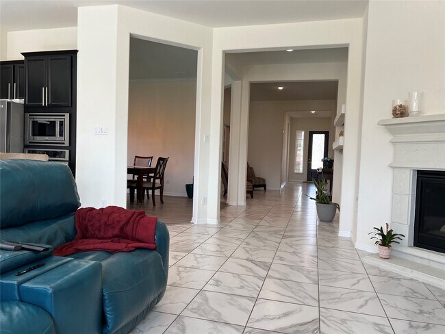 Foto del edificio - 10702 Crestwood Point Cir