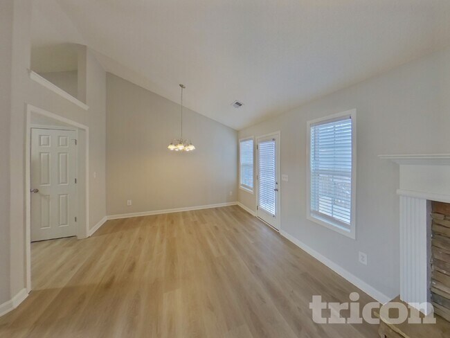 Foto del edificio - 299 Greystone Cir