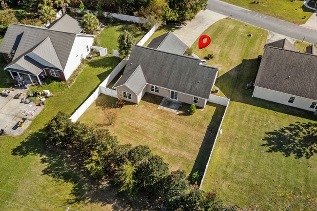 Photo - 205 Oak Landing Dr House