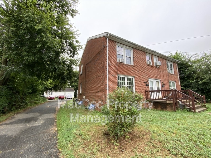 Building Photo - 904 Myrick St
