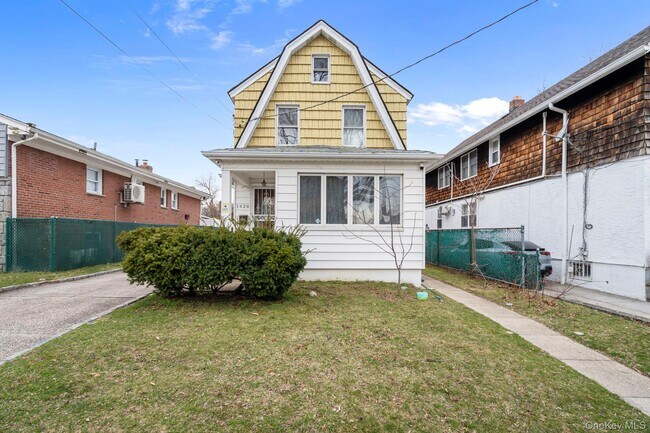 Building Photo - 14-28-28 156th St