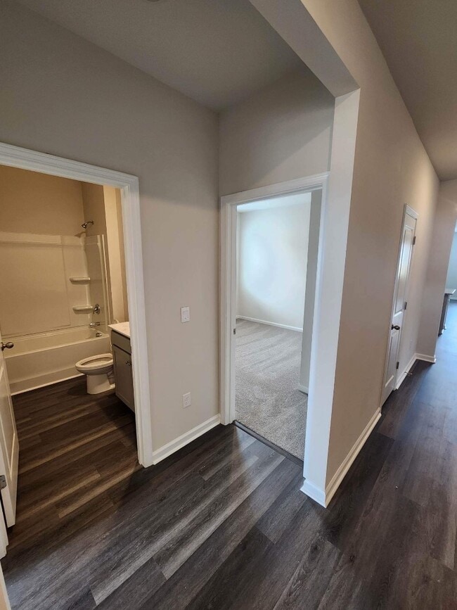 Building Photo - 323 Vaccaro Dr
