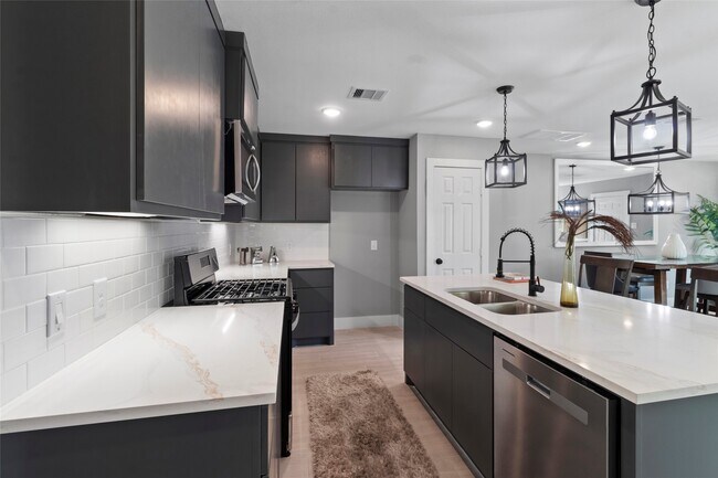 Foto del edificio - 9946 Lanewell St