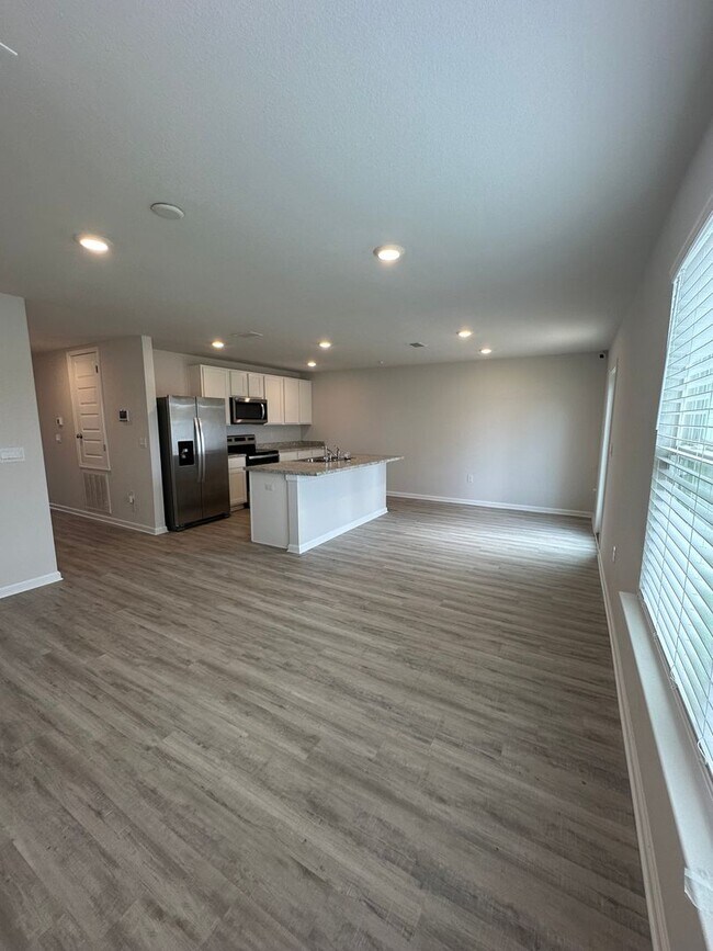 Building Photo - Beautiful Open floorplan 3-bedroom 2 bath home in the NEW Liberty Subdivision