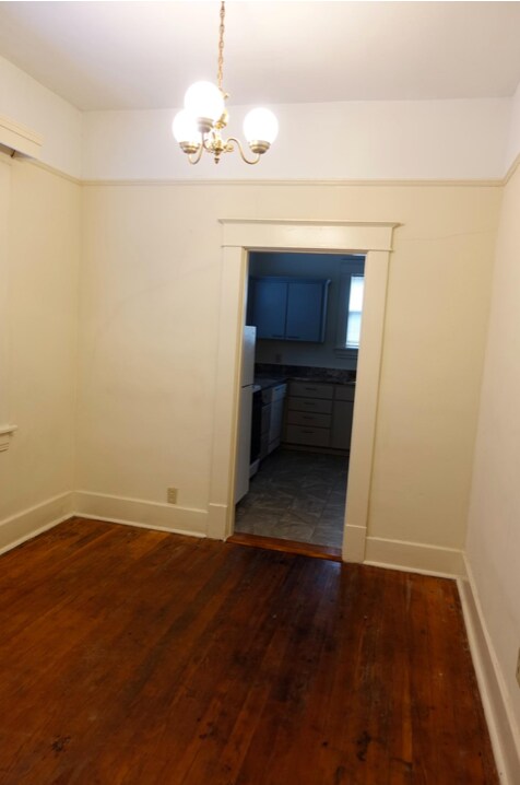 Building Photo - 515 W 24th St