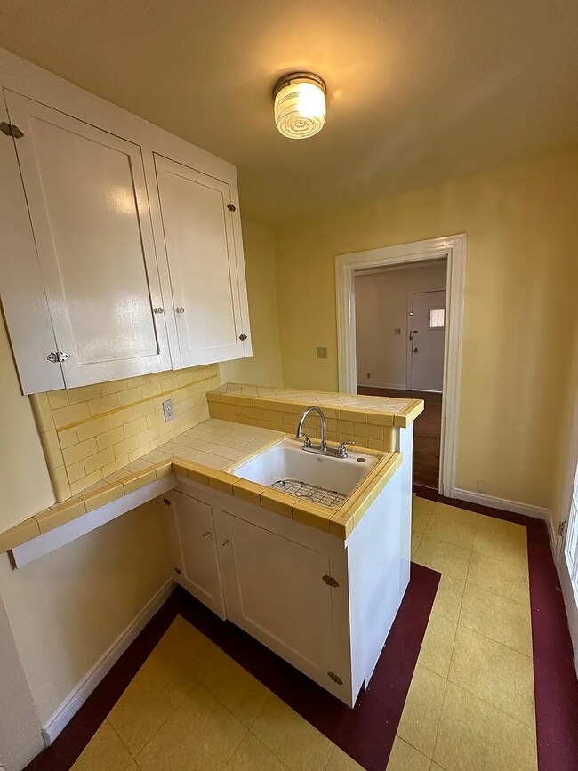 Foto del edificio - 3234 Descanso Dr