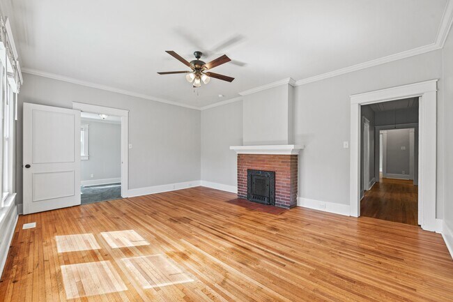 Building Photo - 515 College Ave