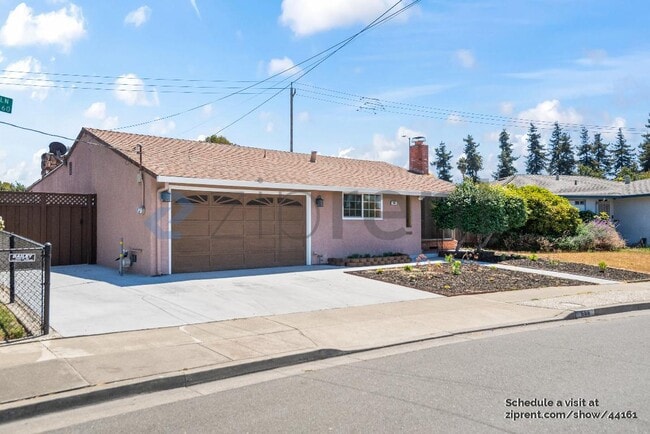 Building Photo - 666 Bluefield Ln