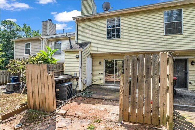Foto del edificio - 6624 Ramgates Way NW