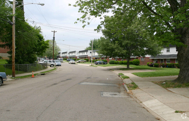 Building Photo - Hillside Manor Apartments