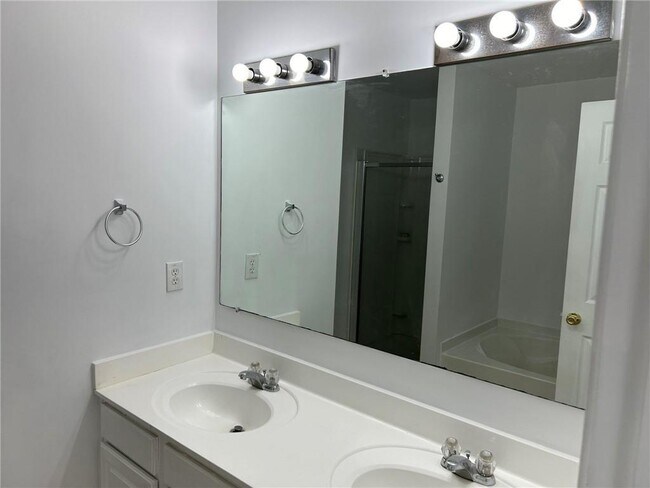 Foto del edificio - 2099 Meadow Peak Rd