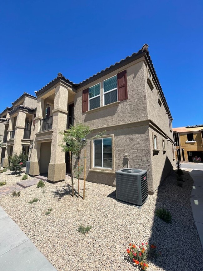 Building Photo - 626 Sedum Ave.