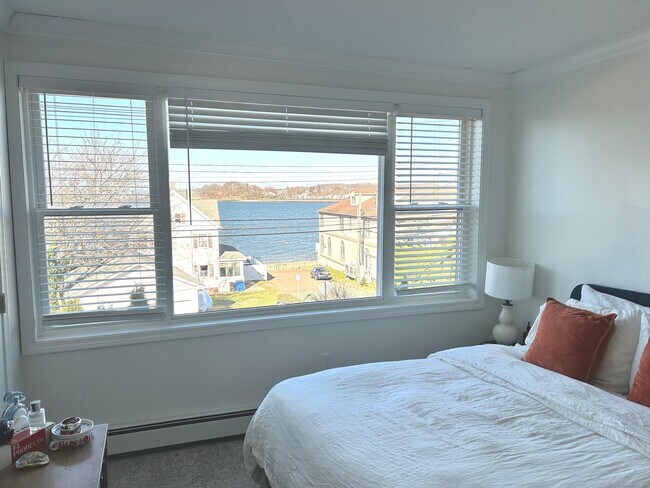 Foto del edificio - 103 Cove St