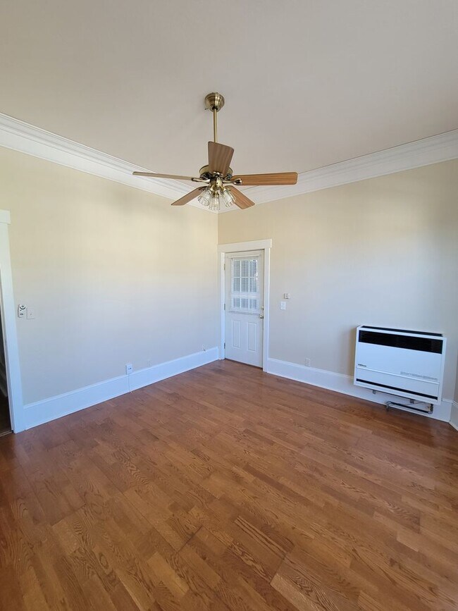 Foto del edificio - Adorable Downtown Duplex / 2 Bedroom 1 Bath