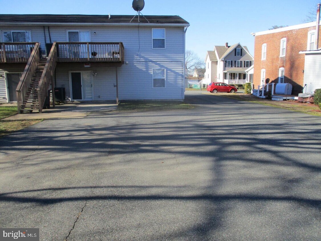 Primary Photo - 424 Harford St