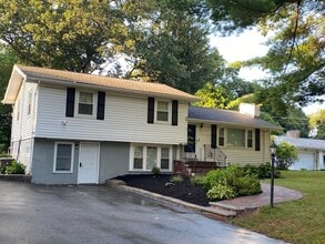 Building Photo - 15 Winchester Dr