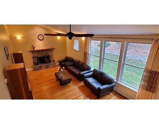 Building Photo - 33 Fox Hill Dr