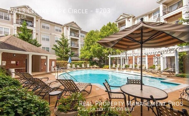 Foto del edificio - 1 Bedroom Condo For Rent In Bryson at Wood...