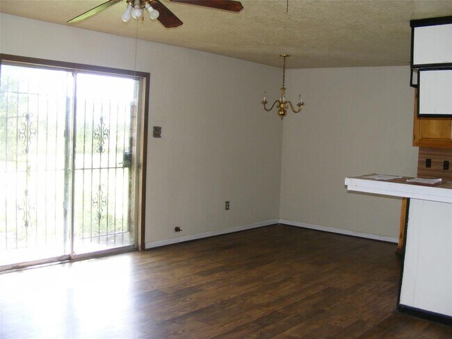 Building Photo - 4839 Trail Lake Dr
