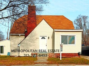 Building Photo - 35130 June Dr