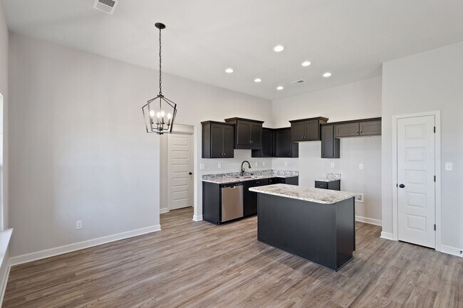 Building Photo - 2194 Julianna Dr