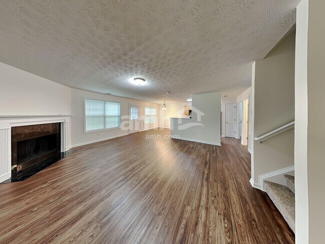 Foto del edificio - 659 Shadow Lakes Dr