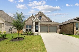 Building Photo - 104 Chinaberry Bnd