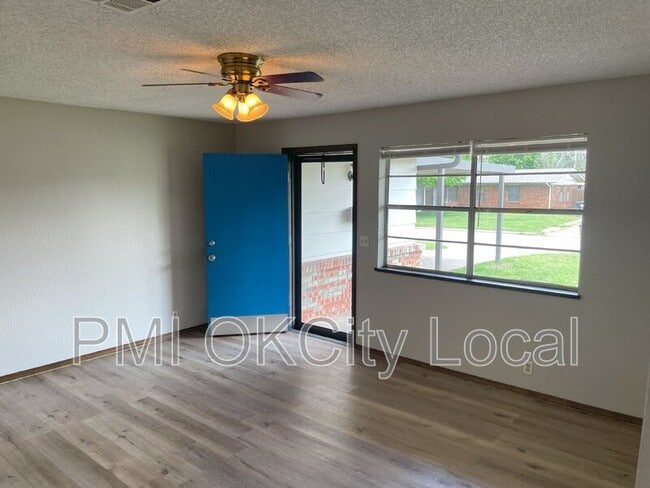 Photo - 2325 N Redmond Ave House