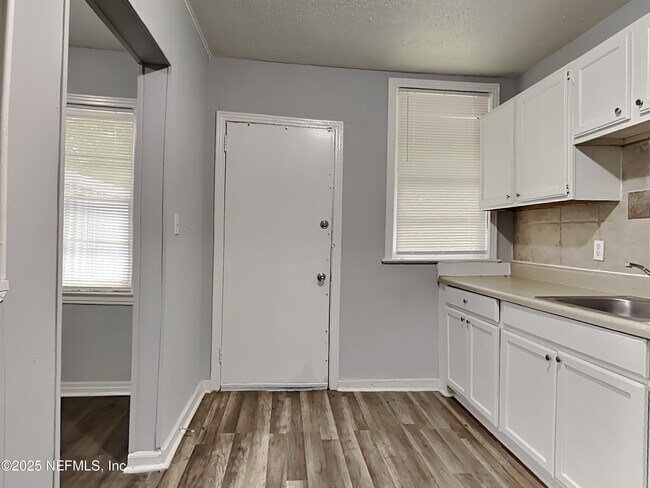 Foto del edificio - 3173 3rd St Cir S