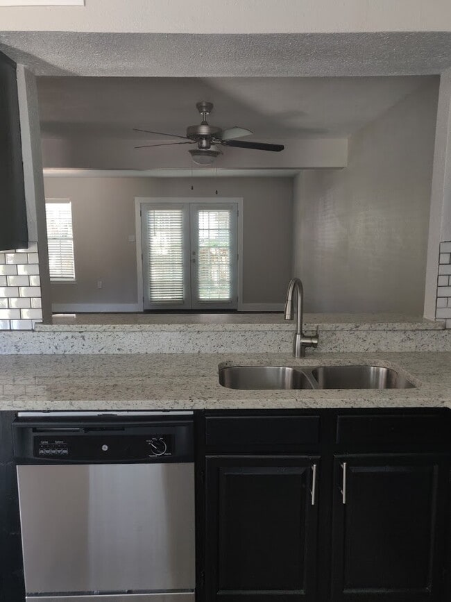 Park City Townhomes Apartments 2900 Matlock Rd Arlington, TX