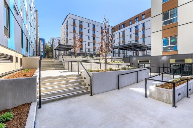 Building Photo - Polaris at Eastgate
