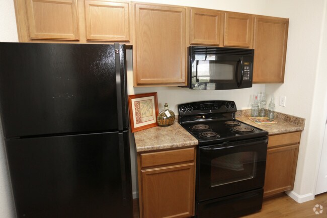 1 HAB, 1 BA - 748 ft² - Villas at Park West