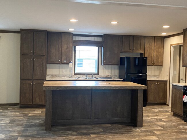 Building Photo - 1210 Salvia Dr