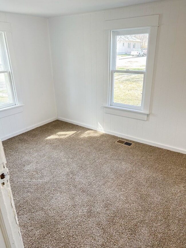 Building Photo - Cozy 2 bedroom 1 bath standalone home