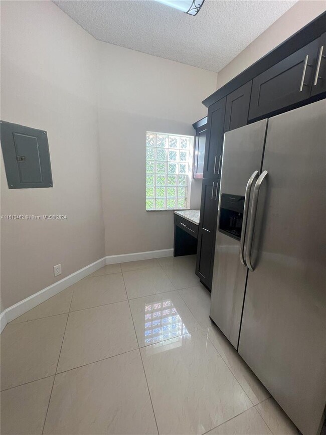 Foto del edificio - 10700 NW 14th St