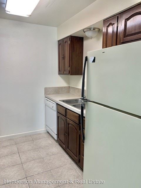 Building Photo - 320 25th Ave Ct