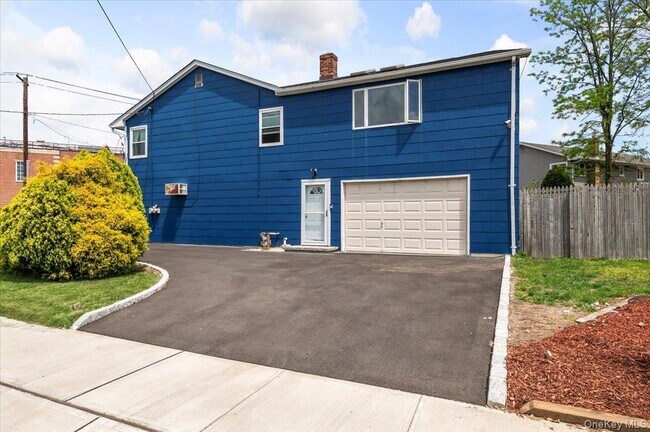 Foto del edificio - 570 Conklin St