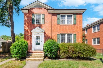 Building Photo - 420 Roseneath Rd