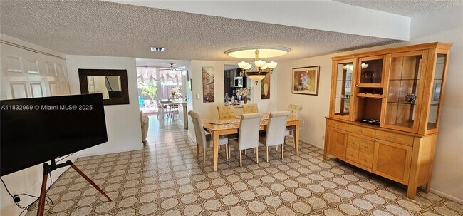 Foto del edificio - 2206 NE 7th St