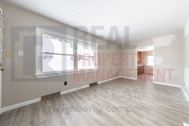 Building Photo - 5066 Newton Falls Rd