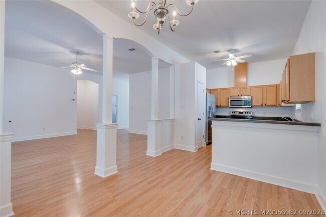 Foto del edificio - 8641 Milford Ct