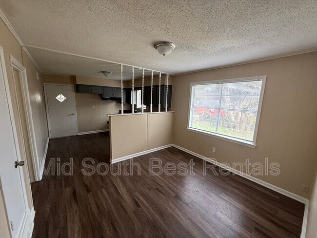 Building Photo - 4864 Bradford Dr