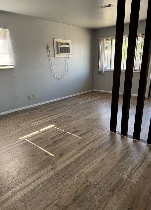Foto principal - 3924 Devonshire Ln
