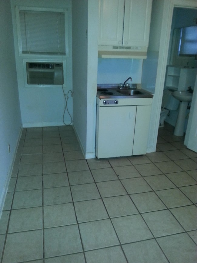 Building Photo - 307 Flagg St