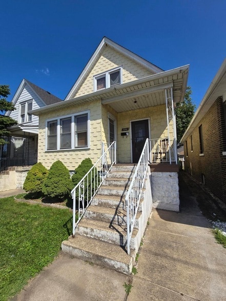 Foto del edificio - 3741 Parrish Ave